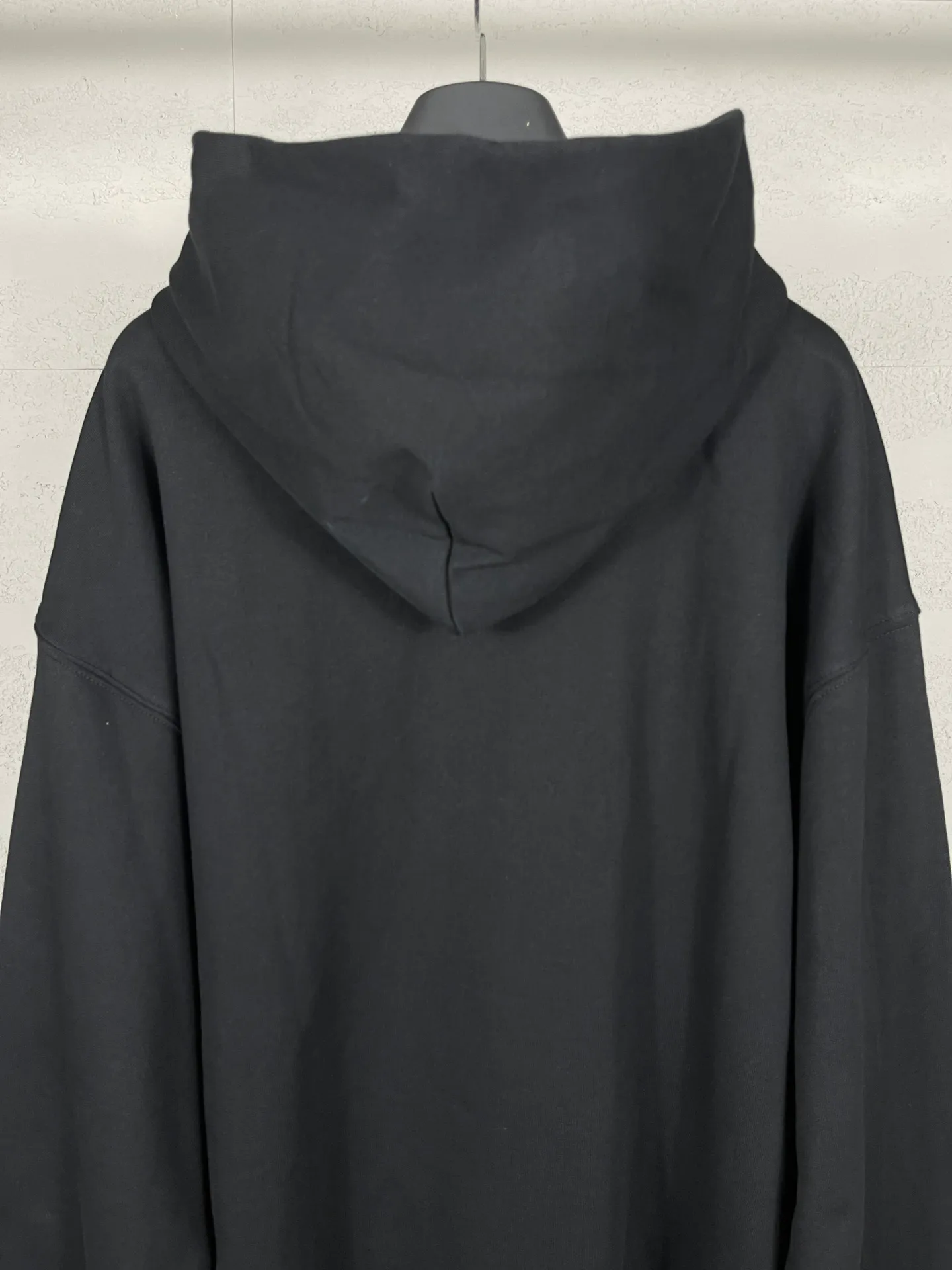 【 . Quality】BALENCI*GA/ .SS 24 New Arrival，LOOP SPORTS ICON . . Authentic ， ！ ZP 。 460 ， . ， ，。 。 . ， 。 OS . Same Style ：BL 238901 ：Black Size：XS S M L